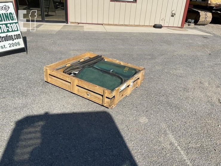 pallet-of-bobcat-m-series-rear-glass-image-4