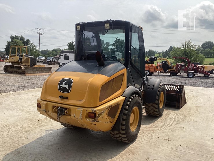 2021-deere-304l-image-4