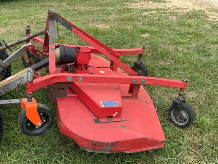 #124-•-massey-ferguson-mf210-tractor-image-55