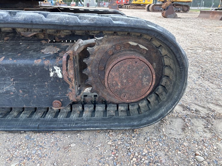 caterpillar-303-image-7