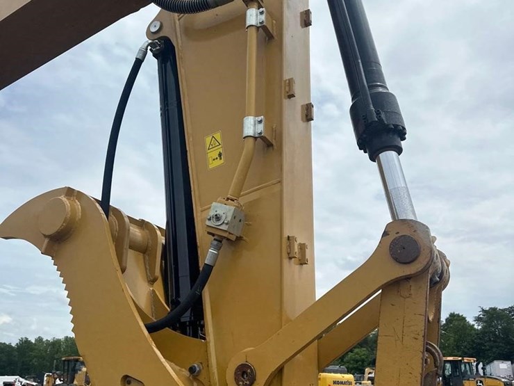 2021-caterpillar-320gc-image-16
