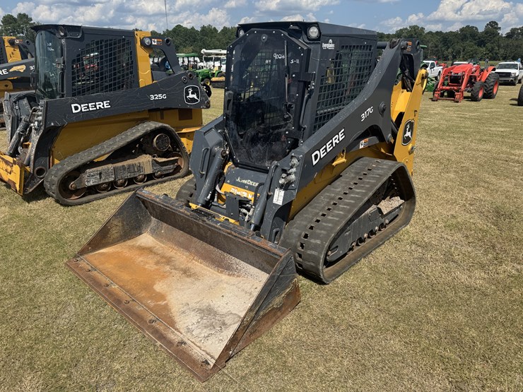 2024-deere-317g-image-1