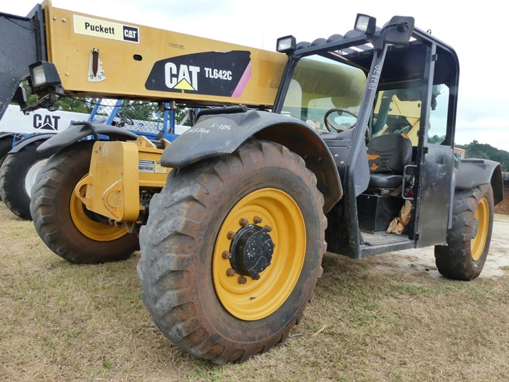 2016-caterpillar-tl642c-image-2