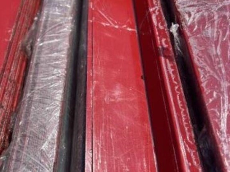 unused-corrugated-steel-panel-trim-&-screws-bundle-image-5
