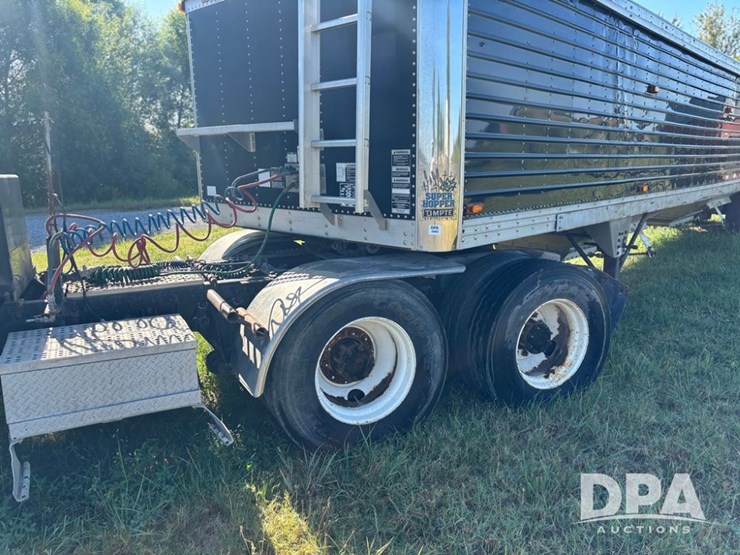 1997-freightliner-fld120-image-13