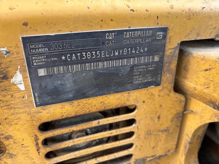 2016-caterpillar-303-image-15