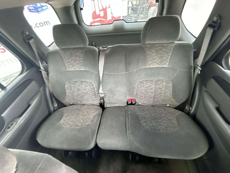 2004-gmc-envoy-image-17
