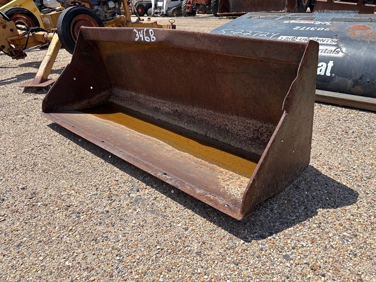 #3468-•-bucket-for-kubota-front-end-loader-image-1