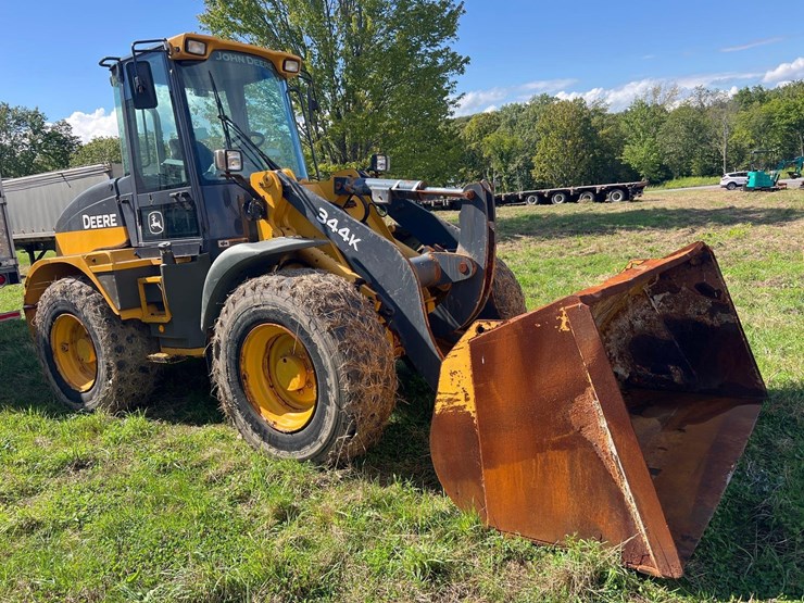 2015-deere-344k-image-3