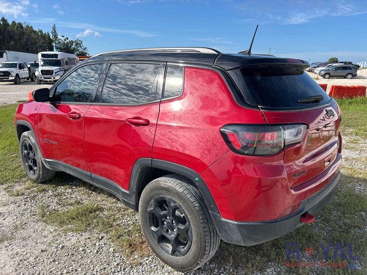 2023-jeep-compass-image-4