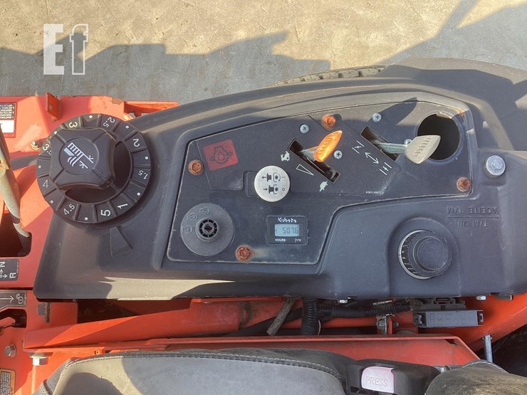 2014-kubota-z724-image-12