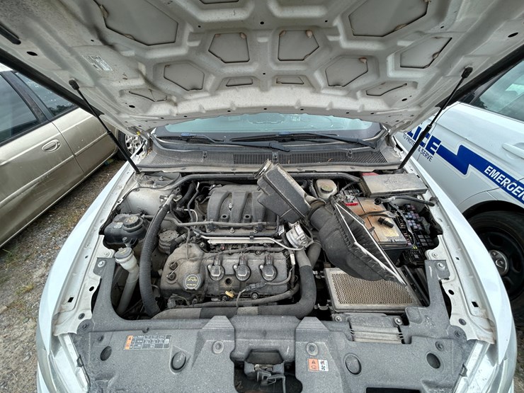#62-•-#25945-•-inop-2016-ford-taurus-awd-sedan-vin:-1fahp2mk5gg105516-image-12