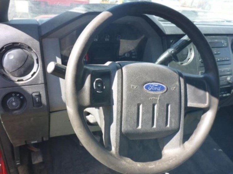 2016-ford-f550-xl-image-15