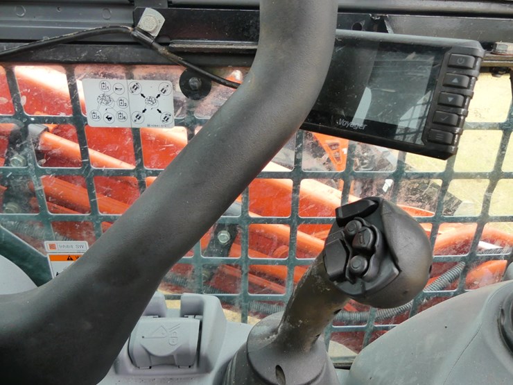 2021-kubota-svl97-2-image-16