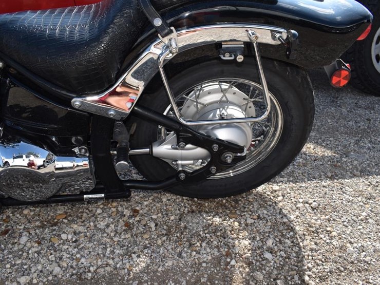 2011-yamaha-650-motor-bike-(vin-#-jyavm01e9ba137774)-(showing-appx-6,149-mi-image-7