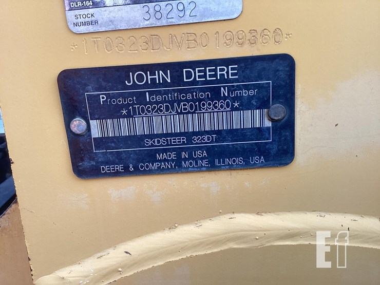 2010-deere-323d-image-20