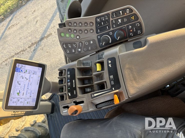 2010-john-deere-8320r-image-5