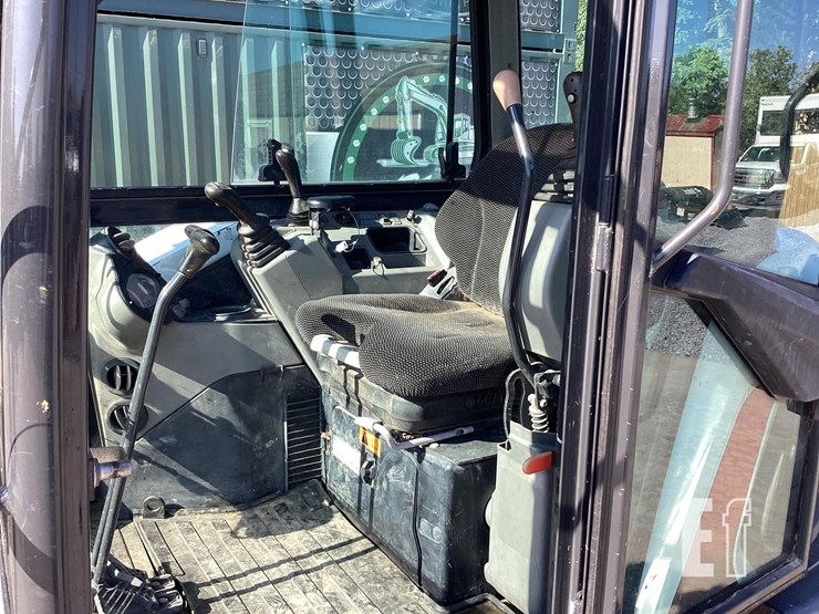 2018-bobcat-e85-image-16