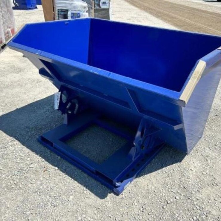 UNUSED Great Bear Self Dumping 1.5 CY Hopper