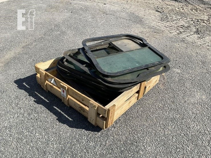 pallet-of-bobcat-m-series-side-glass-&-frames-image-4