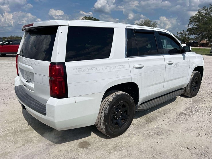 2016-chevrolet-tahoe-image-3
