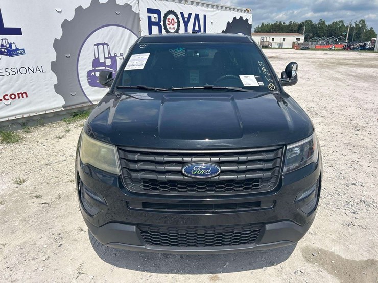 2016-ford-explorer-image-22