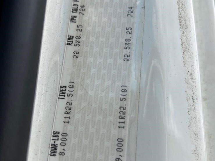 2005-freightliner-business-class-m2-106-image-51