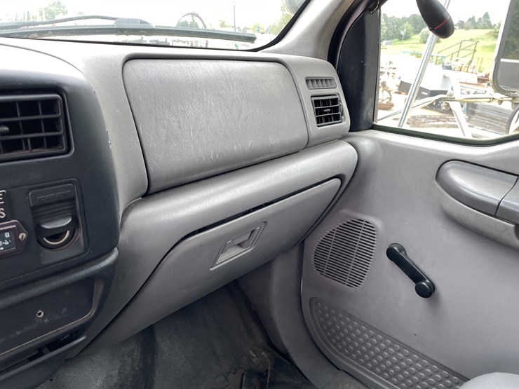 2001-ford-f750-image-66