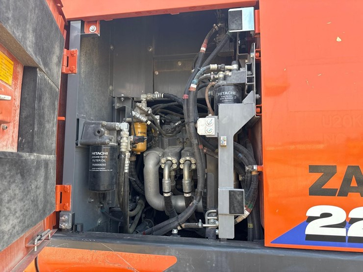 2021-hitachi-zx225usrk-image-18