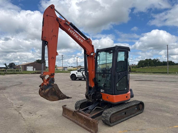 hitachi-zx35u-image-2