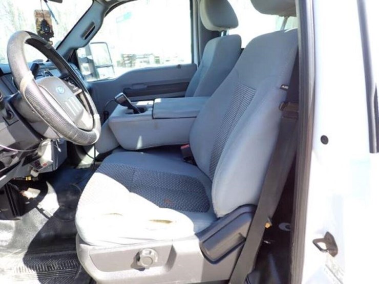 2016-ford-f550-xl-image-13