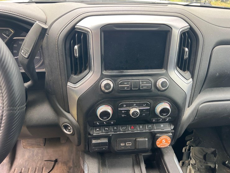 2020-gmc-sierra-1500-slt-image-18