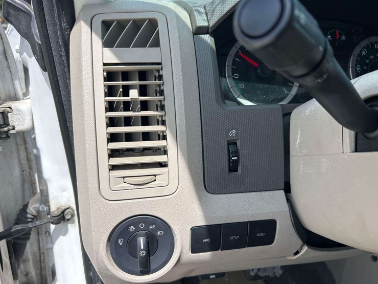 2010-ford-escape-hybrid-image-15