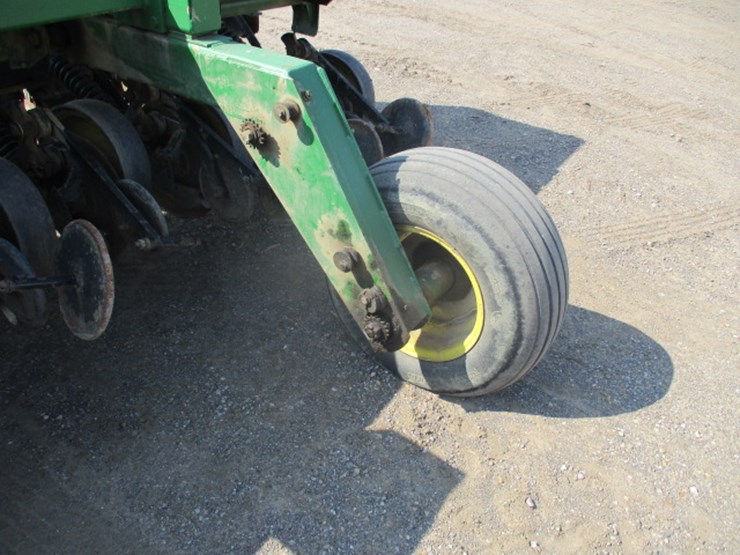john-deere-750-image-2