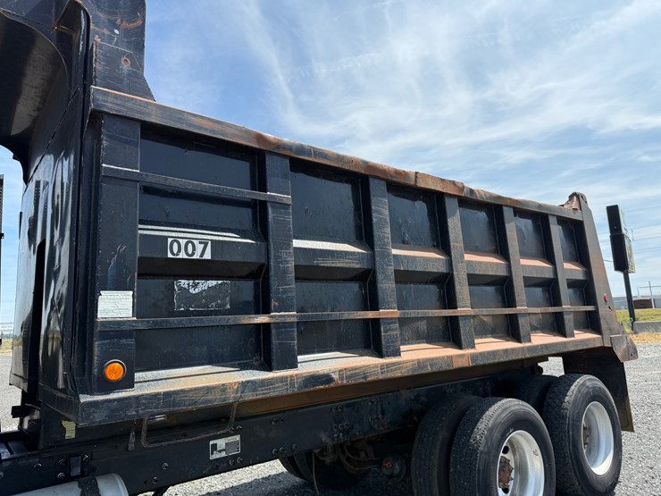 #11-•-#5197-•-2008-mack-granite-t/a-daycab-dump-truck-1m2ax04c68m003392-image-26