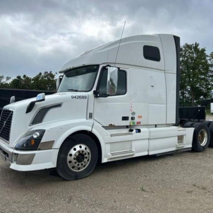 2015 Volvo VNL T/A Hiway Tractor - Sleeper 4V4NC9E