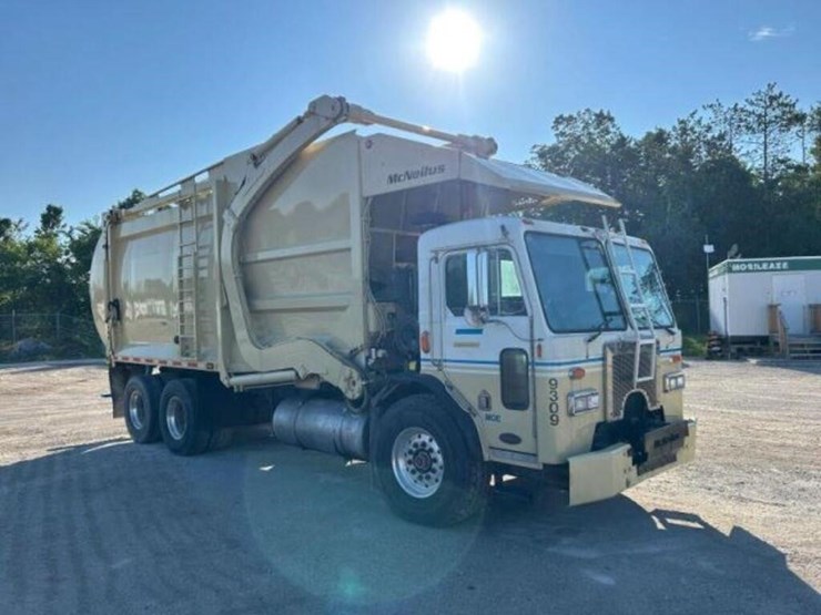 2009-peterbilt-pb320-coe-front-loading-t/a-garbage-image-2
