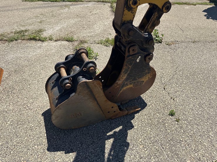 2022-caterpillar-303.5-image-10