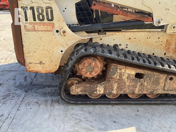 2006-bobcat-t180-image-15