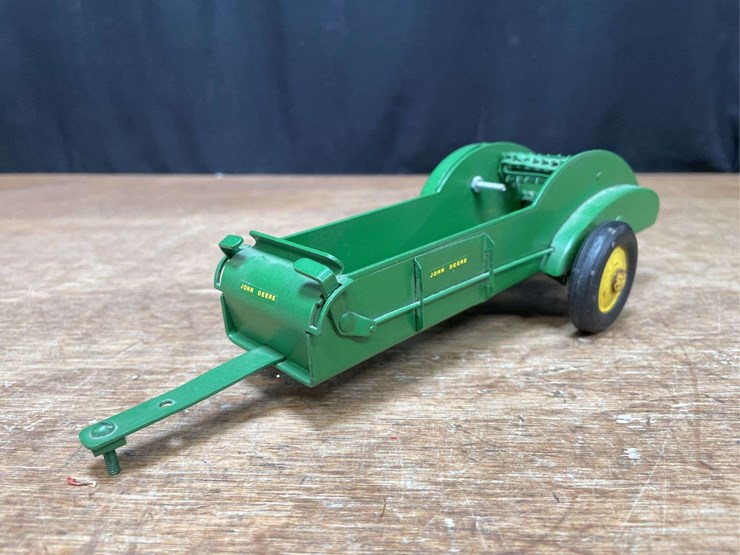 john-deere-16-image-1