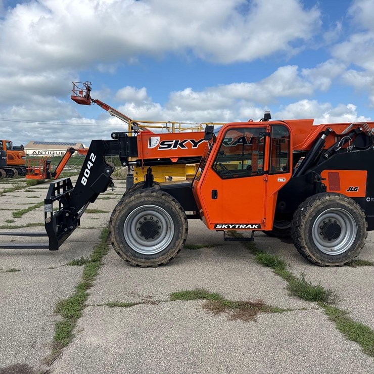 2024 SKY TRAK 8042