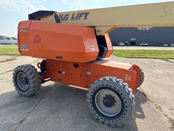 2017-jlg-660sj-image-6