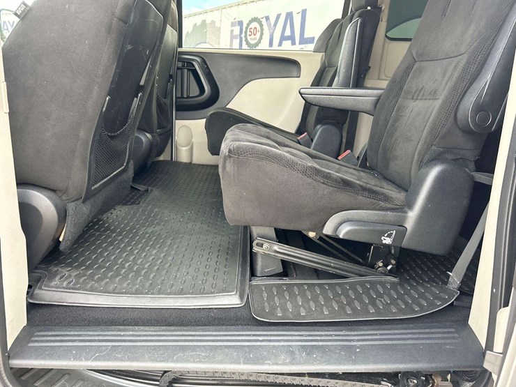 2016-dodge-caravan-image-20