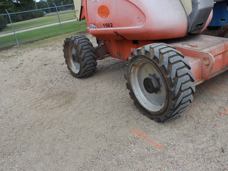 2011-jlg-600aj-image-5