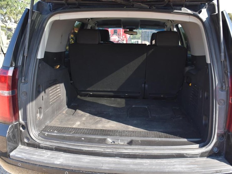 2017-chevrolet-tahoe-image-11
