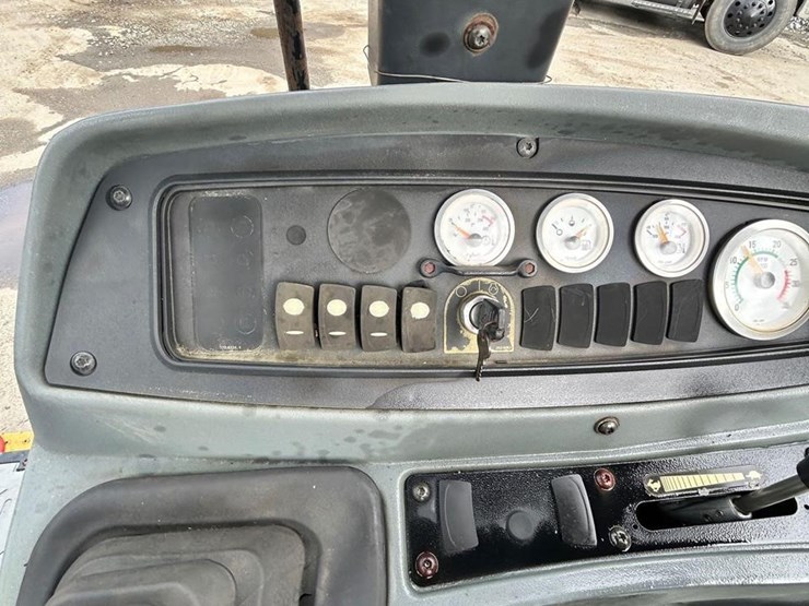 2006-caterpillar-416d-image-31