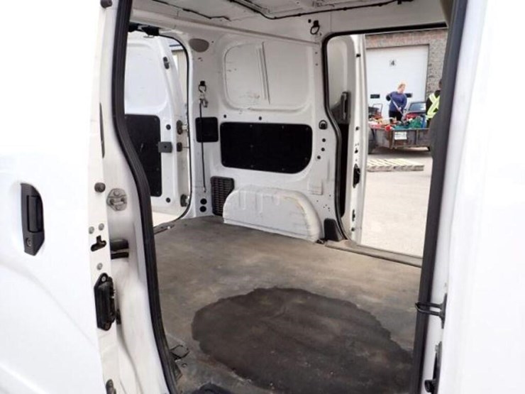 2020-nissan-nv200-image-41