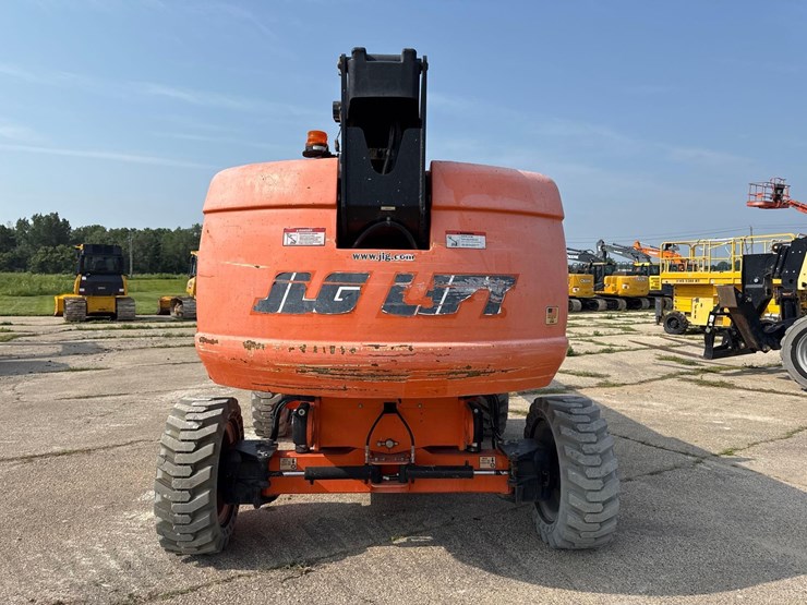 2017-jlg-660sj-image-4