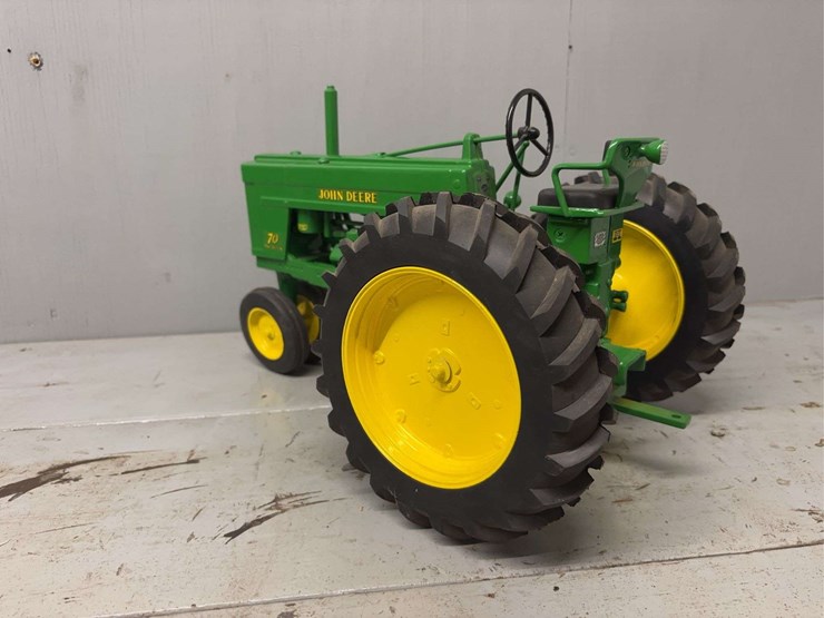 john-deere-8-image-7