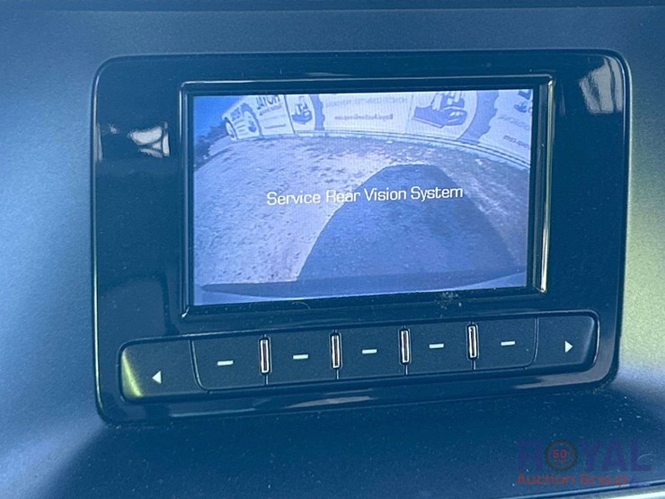 2017-chevrolet-tahoe-image-17